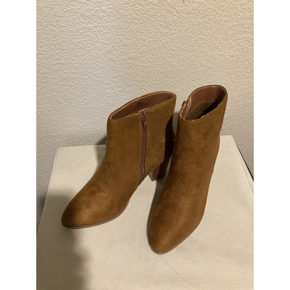 Boots - Picture 3 of 3